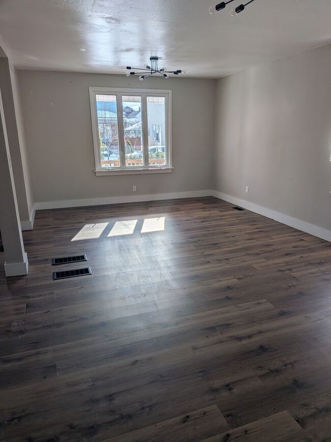 1043 Meade Ave in Scranton, PA - Building Photo - Building Photo