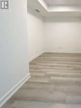 2000 Bathurst St in Toronto, ON - Building Photo - Building Photo