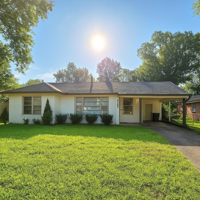 property at 1500 Ivy Rd