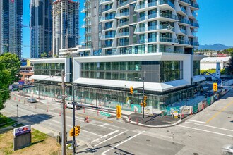 4279 Dawson St in Burnaby, BC - Building Photo - Building Photo