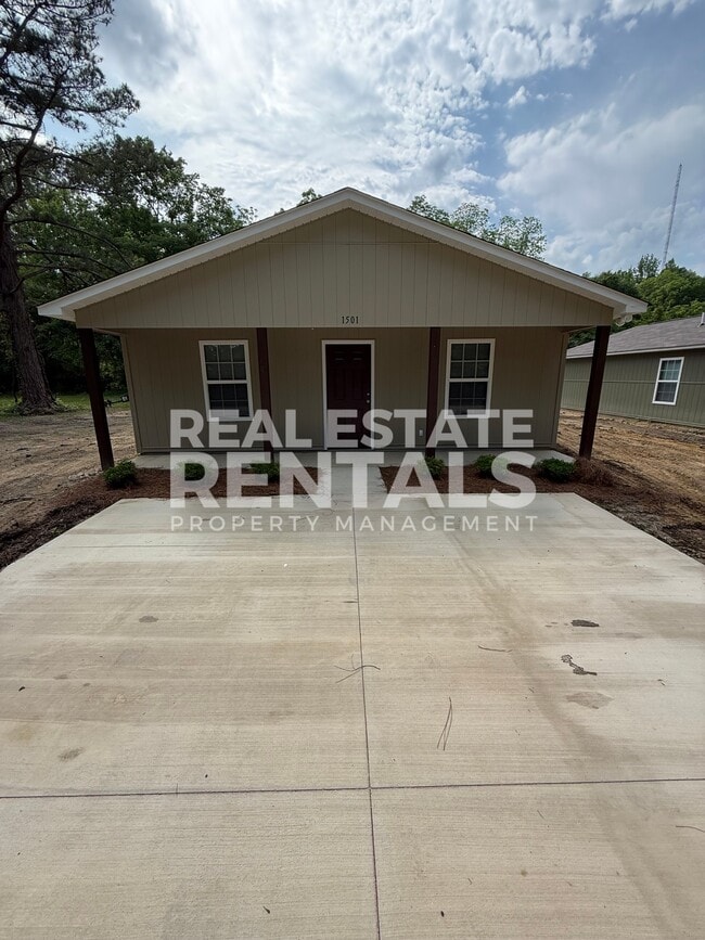 property at 1501 Van Buren Ave