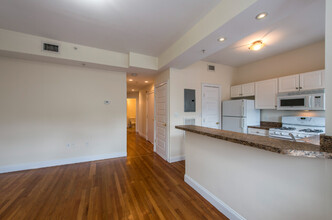 35 Ashford St, Unit 2 in Boston, MA - Foto de edificio - Building Photo