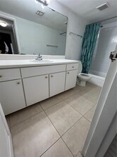 5201 Geneva Way, Unit 113 in Doral, FL - Building Photo - Building Photo