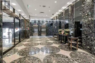 360 Bloor St E in Toronto, ON - Building Photo - Building Photo