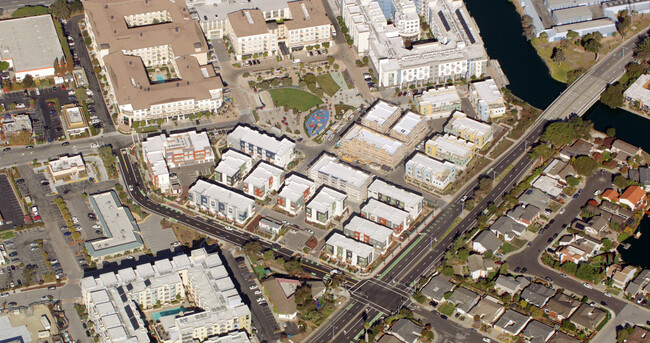 Laguna Vista in Foster City, CA - Foto de edificio - Building Photo