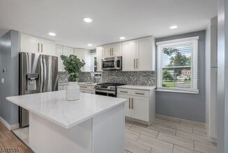47 Ekings Ave in Hawthorne, NJ - Building Photo - Building Photo