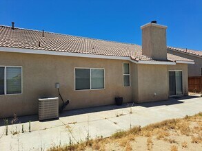 11748 Luna Rd in Victorville, CA - Building Photo - Building Photo