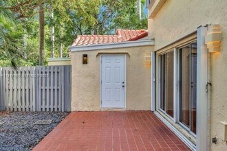 1353 Springside Dr in Weston, FL - Building Photo - Building Photo