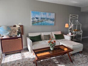 33 S Gulfstream Ave in Sarasota, FL - Building Photo - Building Photo