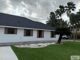 48 Pizarro Ave, Unit 84 in Rancho Viejo, TX - Building Photo