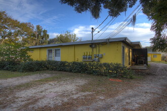 9411 Goldenrod Rd in Thonotosassa, FL - Building Photo - Building Photo