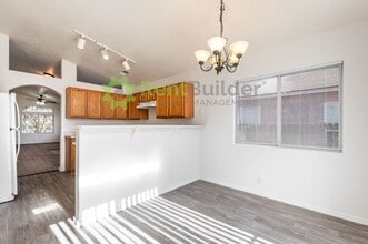 7176 Labrador Dr NE in Rio Rancho, NM - Building Photo - Building Photo