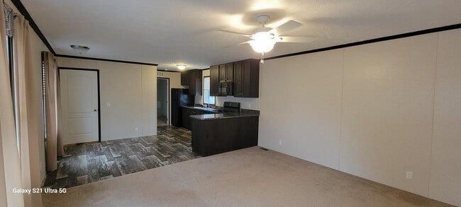 45 Armstrong Ave in Flushing, MI - Building Photo - Building Photo