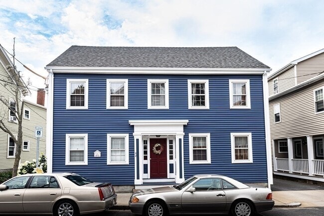 18 Burnside St, Unit 2L