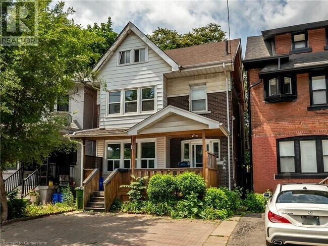 11 Gibson Ave in Hamilton, ON - Building Photo - Building Photo