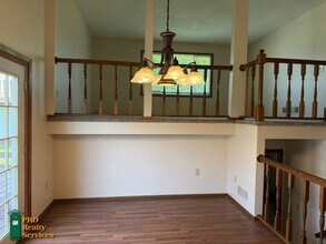 10310 97th Pl N in Maple Grove, MN - Foto de edificio - Building Photo