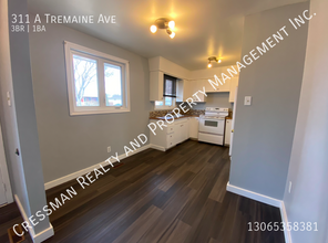 3 Bed, 1 Bath Main Floor House in Regina, SK - Building Photo - Building Photo