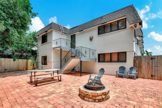 5731 NE 18th Ave in Fort Lauderdale, FL - Building Photo - Building Photo