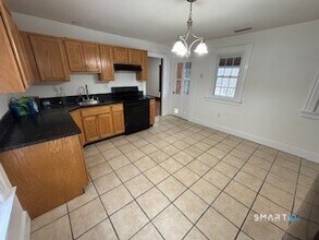 445 Church St in Wallingford, CT - Building Photo - Building Photo