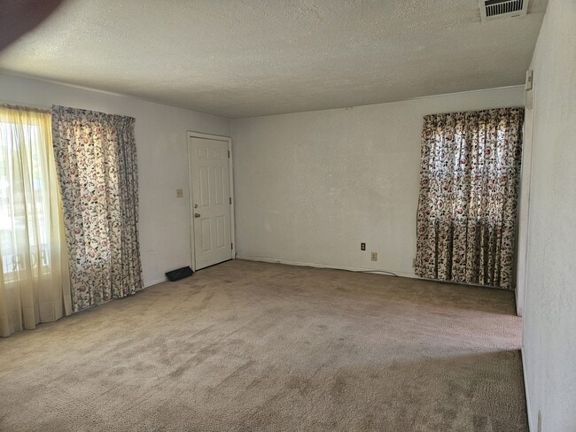 2333 Howe Ave in Sacramento, CA - Building Photo - Building Photo