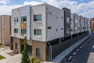 Eliot Flats in Denver, CO - Foto de edificio - Building Photo