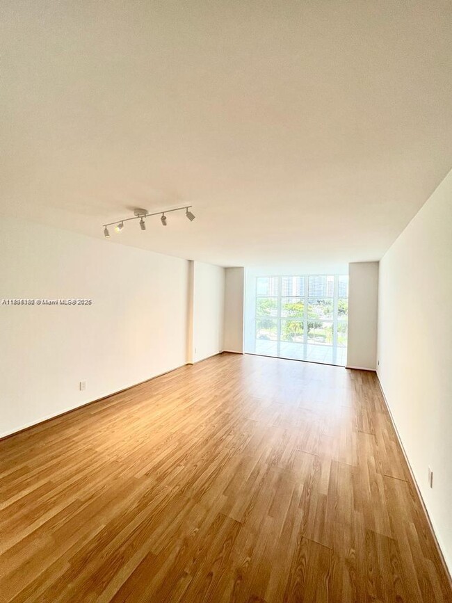 property at 800 Parkview Dr
