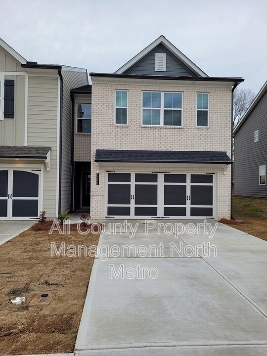 5341 Melbourne Ln in Flowery Branch, GA - Building Photo