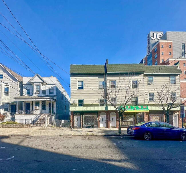 78 Orient Ave in Jersey City, NJ - Building Photo - Building Photo