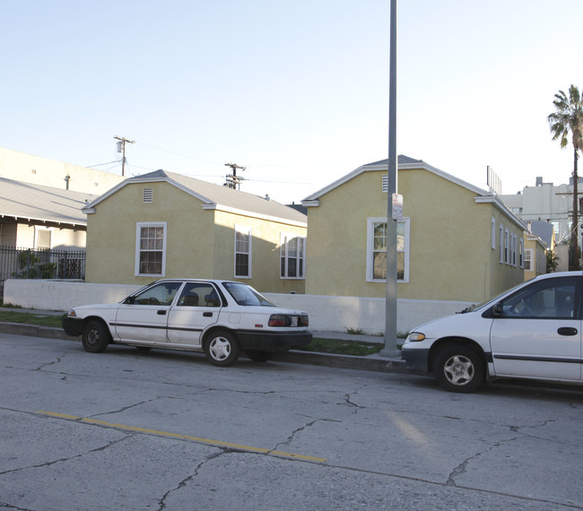 1030-1034 1/2 Wilcox Ave in Los Angeles, CA - Building Photo - Building Photo