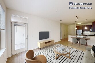 333 Great River Rd in Somerville, MA - Foto de edificio - Building Photo