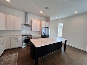 913 14th Ave S in Nashville, TN - Building Photo - Building Photo