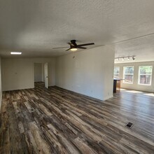 21533 W Laura St in Wittmann, AZ - Building Photo - Building Photo