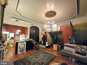 1210 S Broad St, Unit 2F in Philadelphia, PA - Foto de edificio - Building Photo