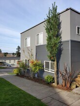 6216 Linden Ave N, Unit A in Seattle, WA - Foto de edificio - Building Photo