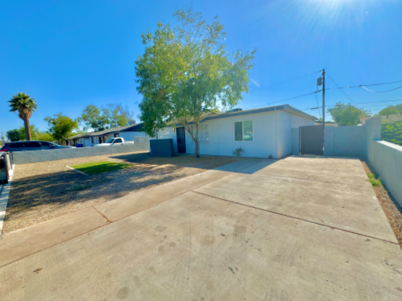 1724 N 32nd Pl in Phoenix, AZ - Building Photo