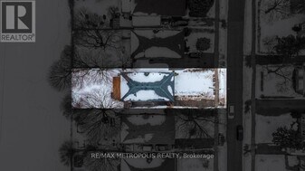 88 Crocus Dr in Toronto, ON - Building Photo