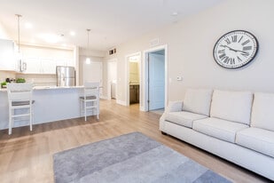 Gateway Crossing in Clarksville, IN - Building Photo