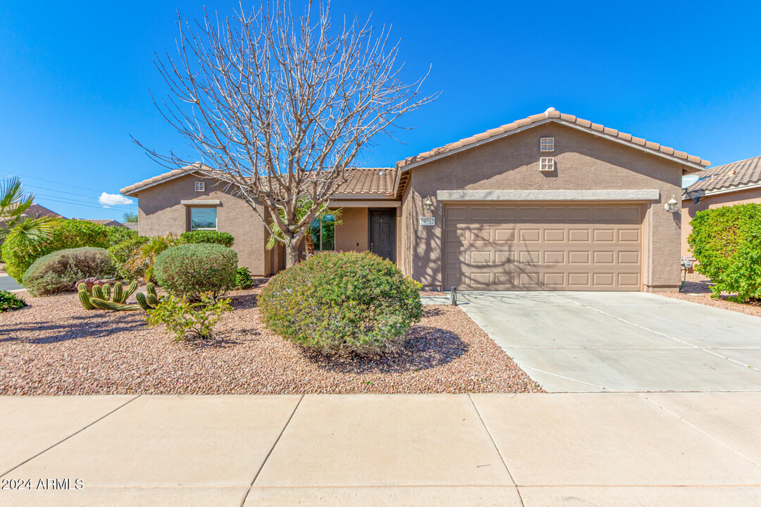 19732 N Puffin Dr in Maricopa, AZ - Building Photo