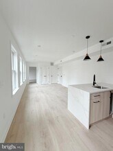 208 Vine St in Philadelphia, PA - Building Photo - Building Photo