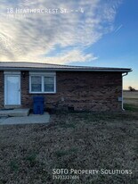 18 Heathercrest St in Sikeston, MO - Building Photo