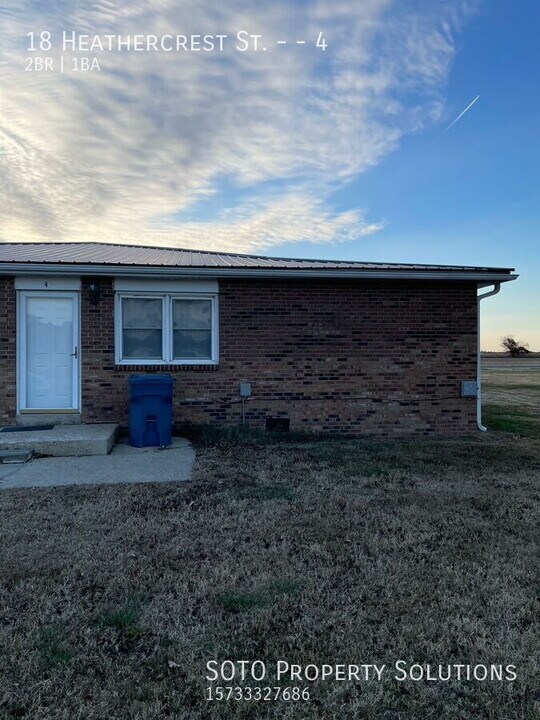 18 Heathercrest St in Sikeston, MO - Building Photo