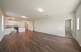 Room in House on Vlg Crk Ln in Denton, TX - Building Photo - Building Photo