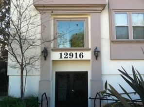 12916 Moorpark St in Studio City, CA - Building Photo - Other