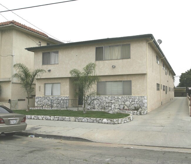 4087 W 142nd St in Hawthorne, CA - Foto de edificio - Building Photo