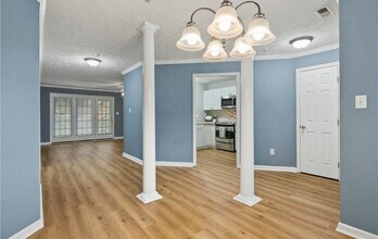 331 Bubble Creek Ct in Fayetteville, NC - Building Photo - Building Photo