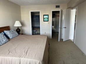 6161 Gulf Winds Dr in St Pete Beach, FL - Foto de edificio - Building Photo