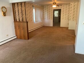 802 Warner St in Hampshire, IL - Building Photo - Building Photo