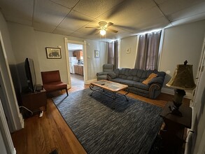 140-142 Grumbach Ave in Syracuse, NY - Foto de edificio - Building Photo