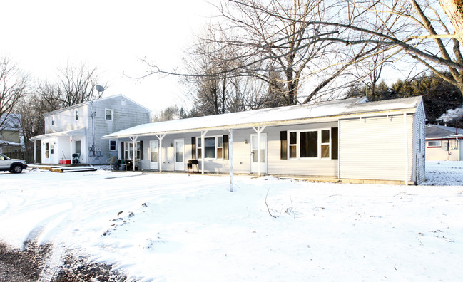 3825 Grant St in New Waterford, OH - Building Photo - Building Photo