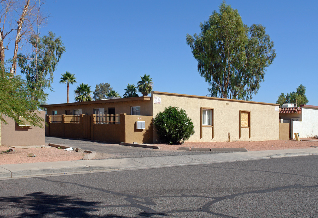 2722 E Marconi Ave in Phoenix, AZ - Foto de edificio